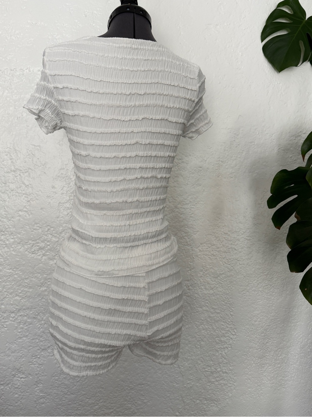 Ruffle White Set - Picture 2 of 3